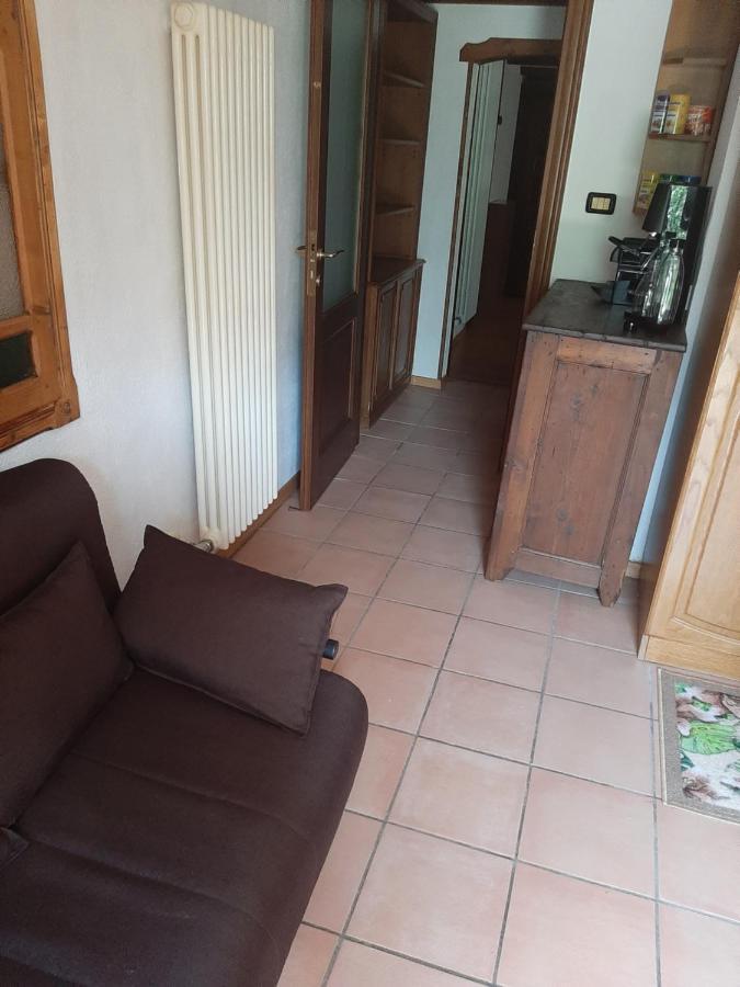 Casa Elena Appartement Nus Buitenkant foto